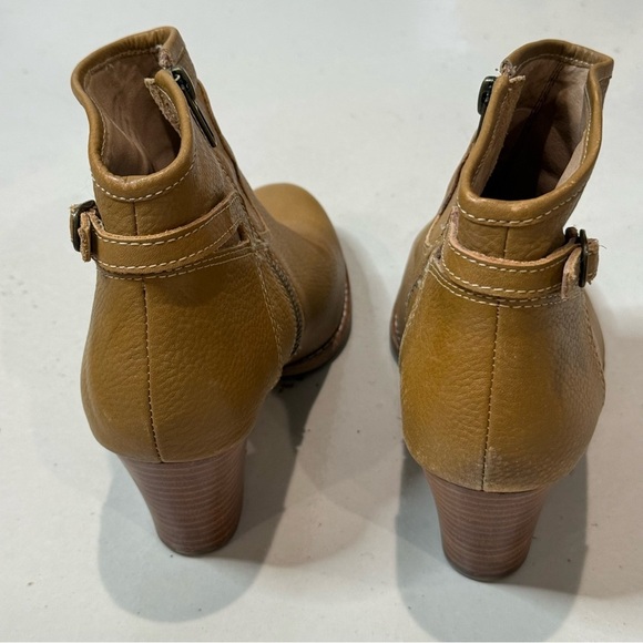 Splendid Tan Ankle Booties Western Style Zipper Closure leather Women’s Size 8 - Picture 5 of 9